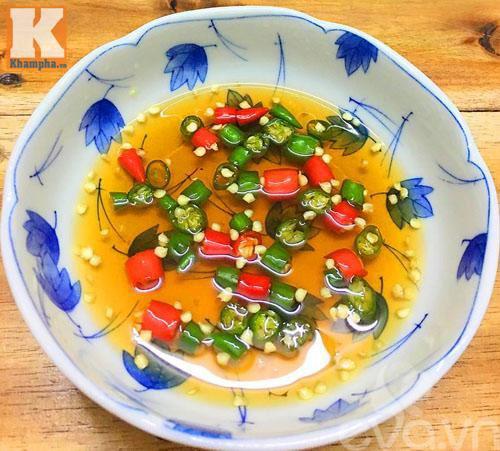 Cách làm bánh bột lọc nhân trần đơn giản mà ngon Nước chấm dễ làm chỉ với nước mắm, ớt và chanh