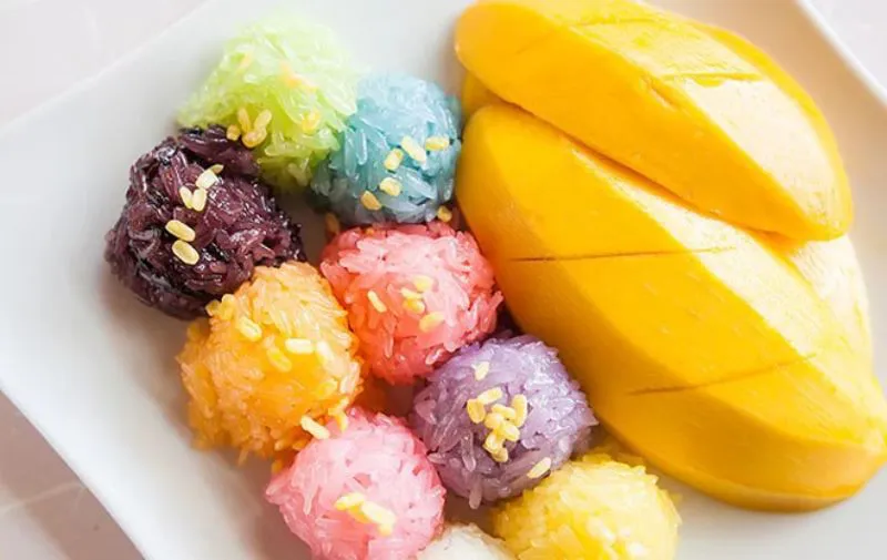 Mẹ đảm trổ tài làm xôi xoài ngũ sắc, nhìn thôi đã thèm Xôi xoài ngũ sắc hấp dẫn