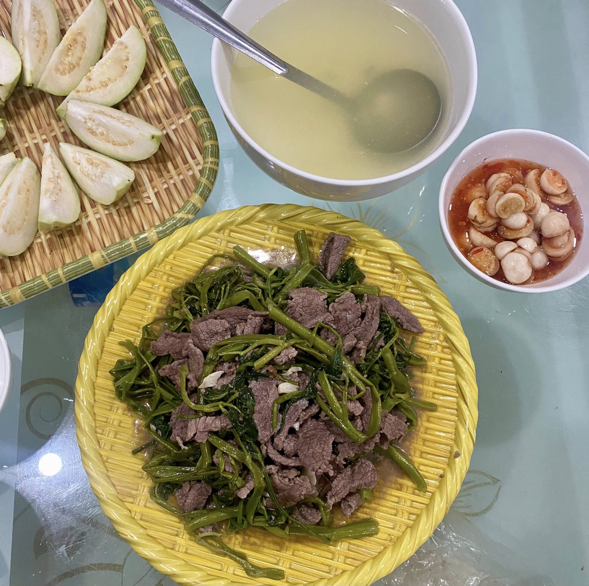 bua com van phong 18