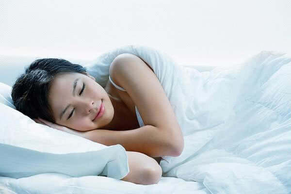 Top 5 xu hướng chăm sóc da 2025 bạn cần biết để có làn da khỏe đẹp Ngủ đủ giấc là bí kíp vàng giúp nuôi dưỡng da từ bên trong