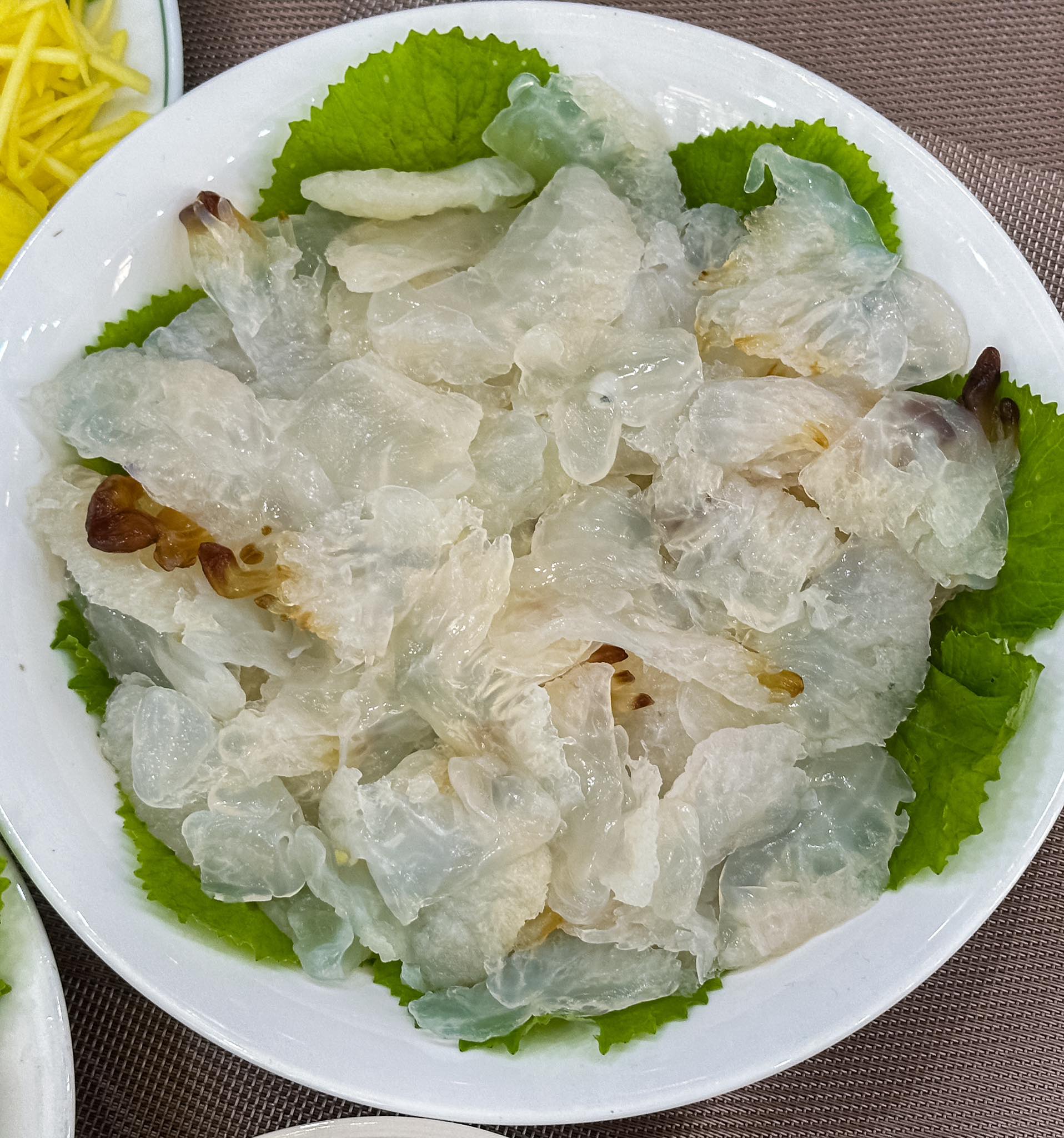 Cách Làm Sứa Ngâm Mắm Nhĩ Cà Pháo: Món Ngon Giòn Cay, Ăn Là Ghiền Sứa rửa lại nhiều lần và để thật ráo nước