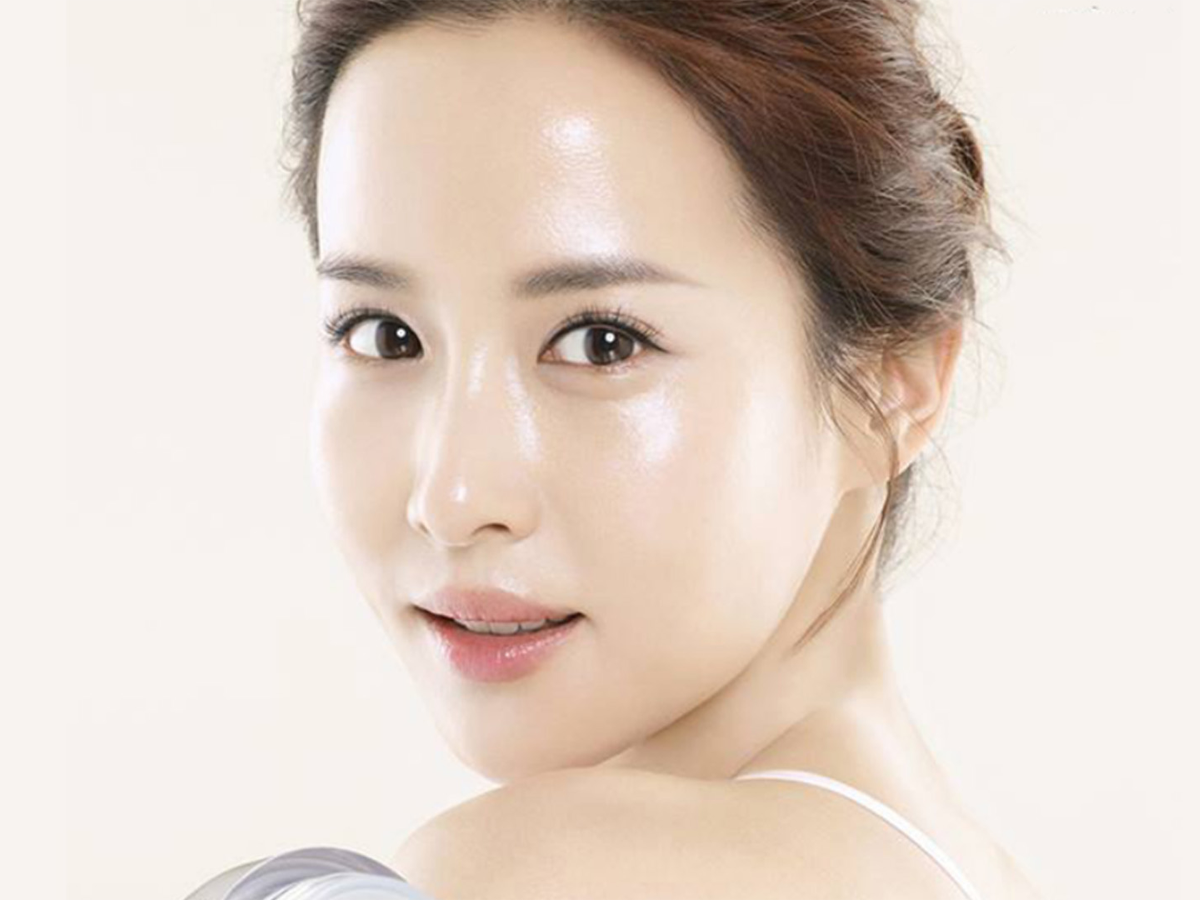 7 xu hướng làm đẹp TikTok 2025 gây bão mạng xã hội Xu hướng làm đẹp Glass Skin giúp da mịn như gương